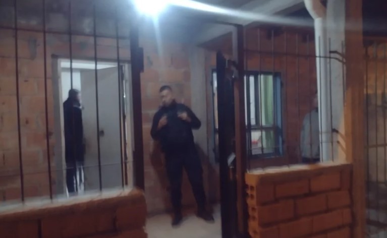 "Mi hijo intentó degollarme": un joven fue detenido tras intentar matar a su padre en Chubut | Actualidad