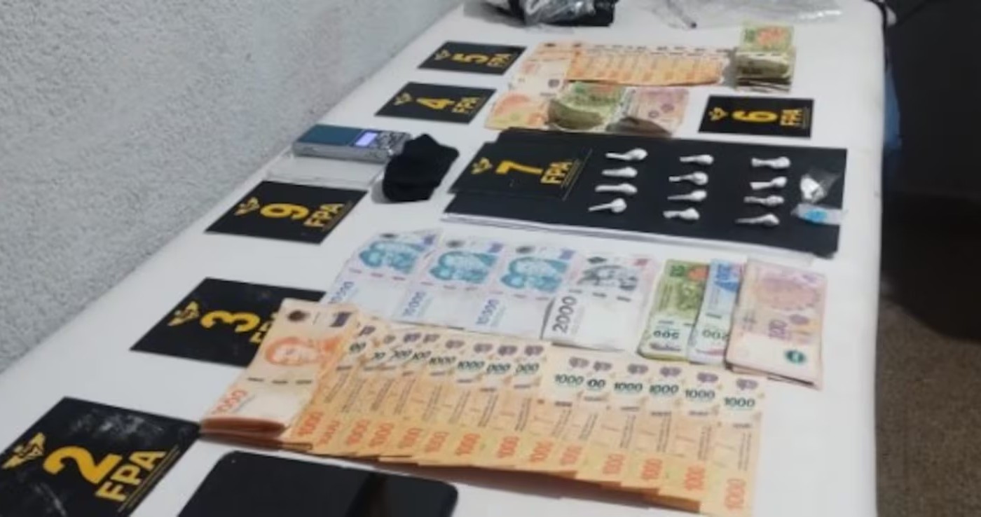 Tenían prisión domiciliaria y vendían drogas desde su casa | Actualidad