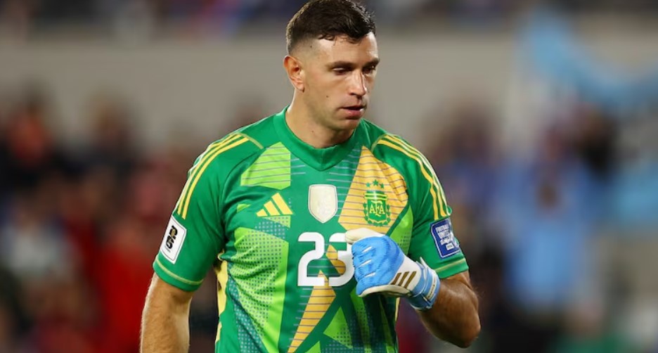 "Dibu" Martínez recibió una dura sanción de la FIFA que le impedirá estar en la próxima fecha de Eliminatorias | Deportes