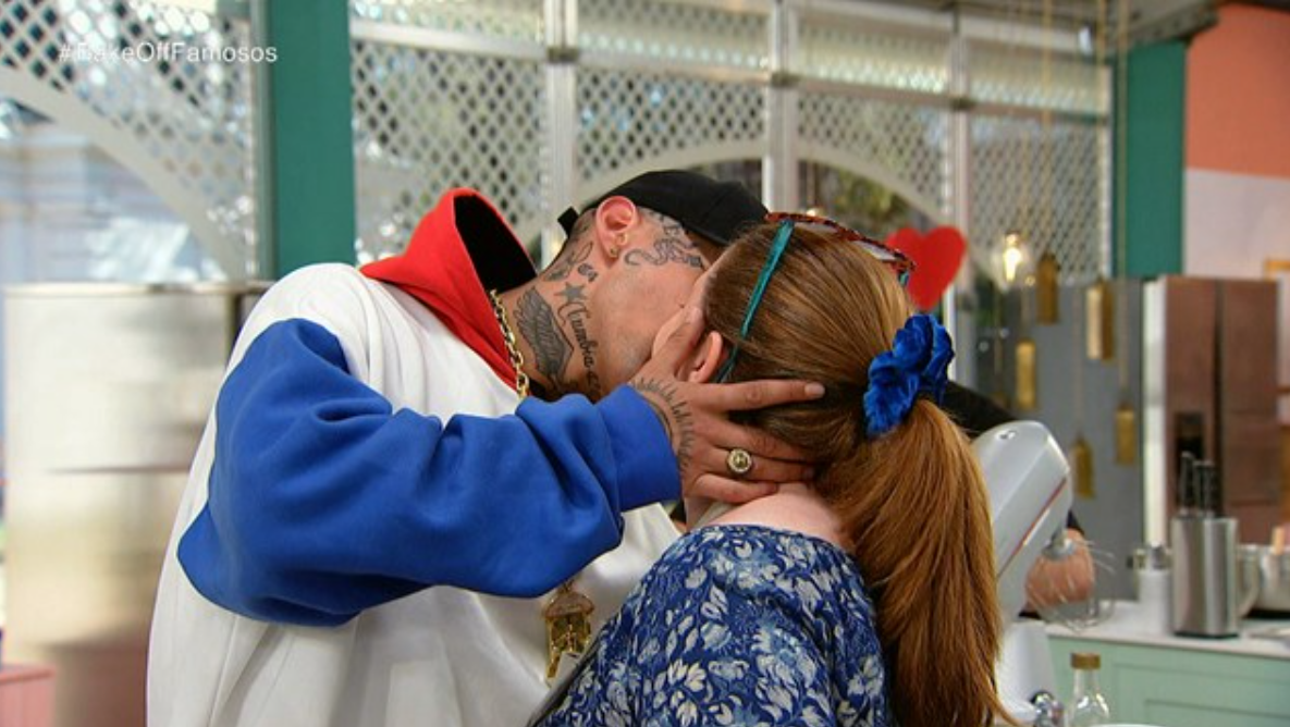 El beso de L-Gante y Andrea del Boca en Bake Off Famosos | Espectáculos