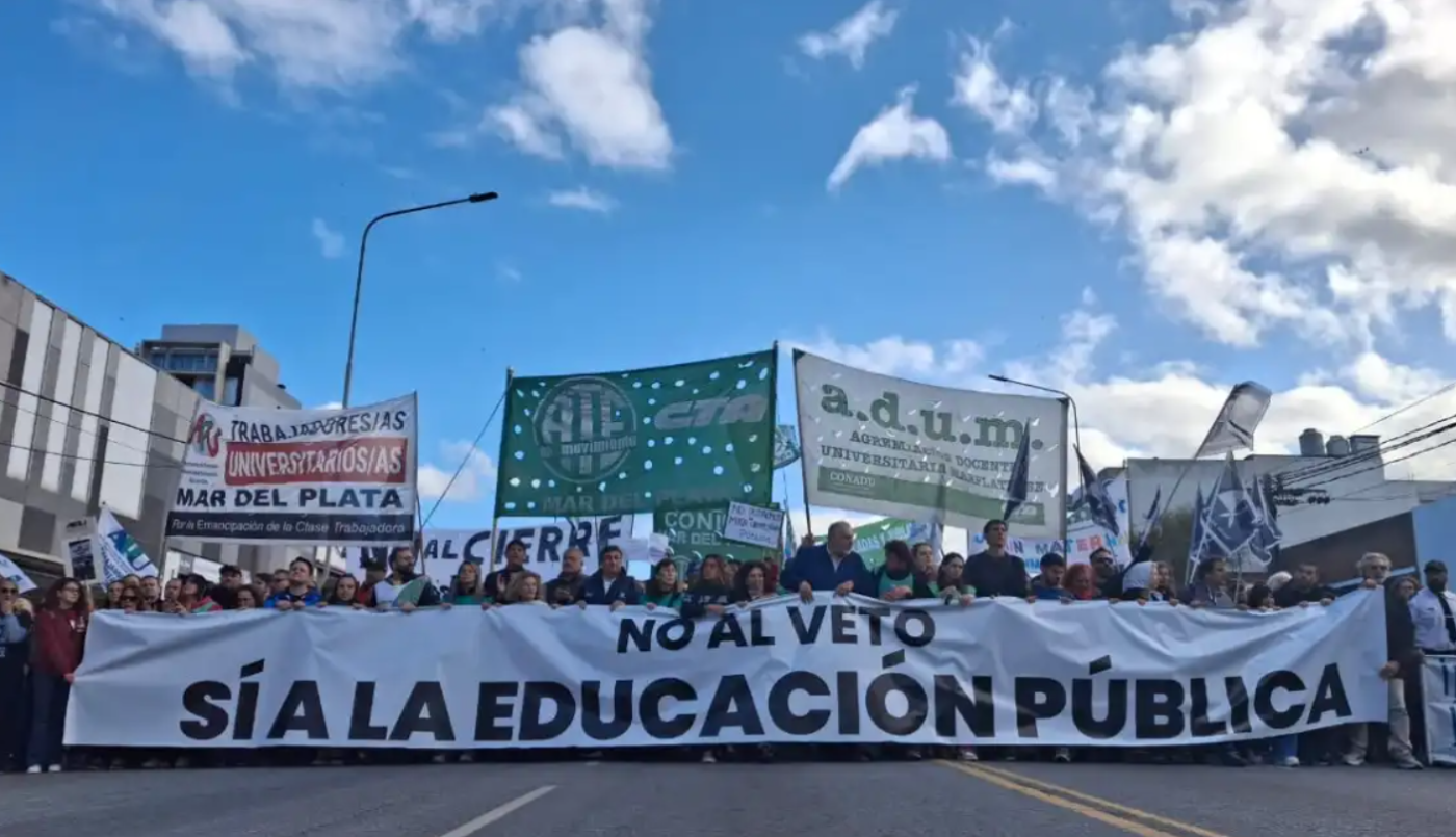 Caputo adelantó que el Gobierno irá a la Justicia si el Congreso logra rechazar el veto | Política