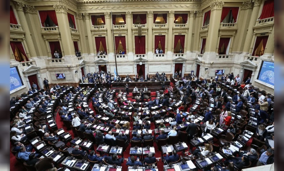 La oposición insiste por la presencia de Caputo en el Congreso, pero el Gobierno manda a Bullrich a exponer sobre Seguridad | Política