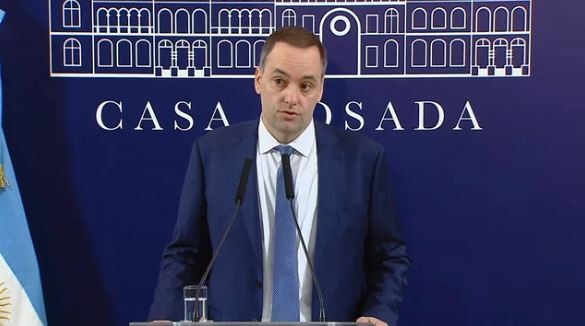 El Gobierno rechaza la reacción estudiantil al veto: "Tomar universidades es un delito" | Política