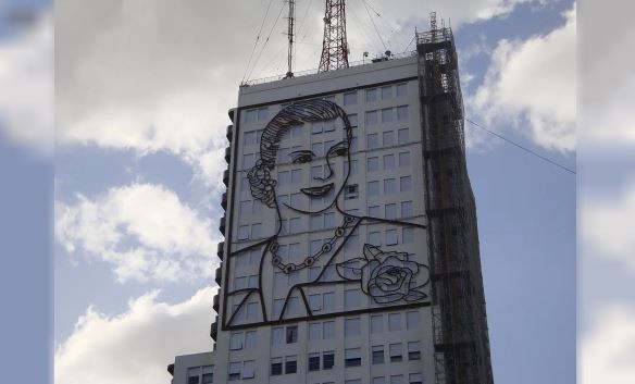 El Gobierno evalúa demoler el edificio del ex Ministerio de Desarrollo Social que tiene la imagen de Evita | Política
