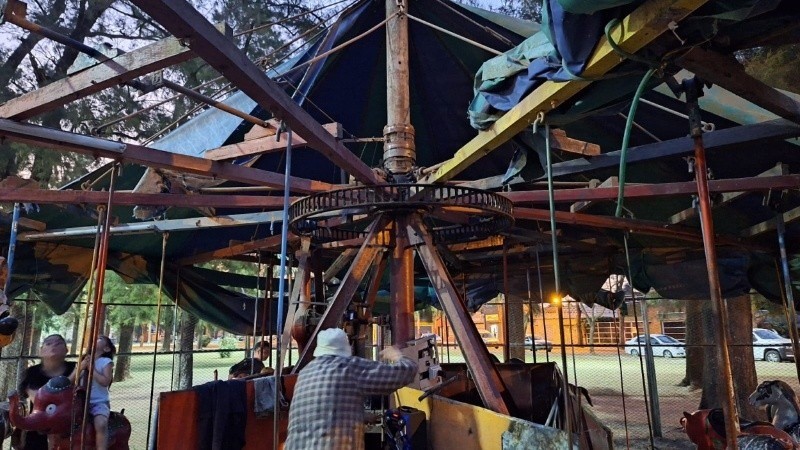 Iniciaron la colecta solidaria “Salvemos la calesita” para rescatar el patrimonio de la infancia | Actualidad