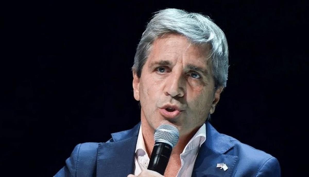 Caputo asistirá a la cumbre anual del FMI con los resultados del plan "emisión cero" | Política