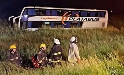 Accidente de un micro en Ruta 2: un muerto y 14 heridos | Actualidad