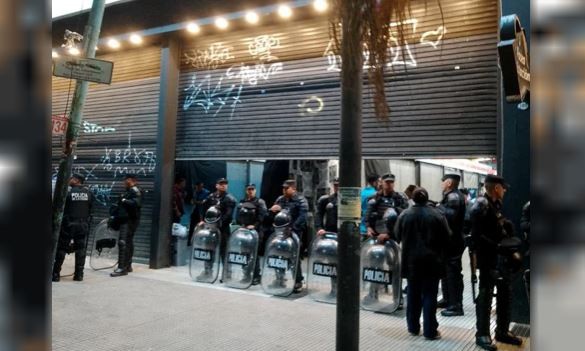 Megaoperativo en el Paseo de Compras de la estación Constitución: más de 100 allanamientos y gran cantidad de mercadería incautada | Actualidad