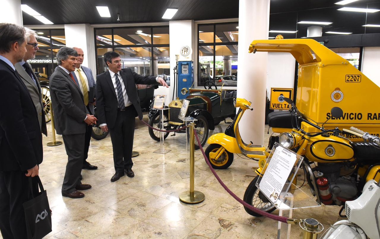 Cuarenta embajadores del mundo recibieron el carnet de socio honorario del ACA | Actualidad