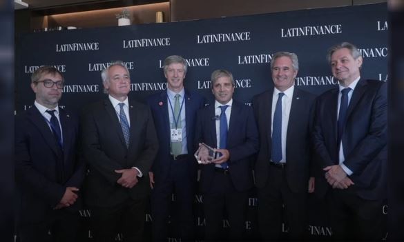 Caputo fue reconocido como el Ministro de Finanzas del año | Economía