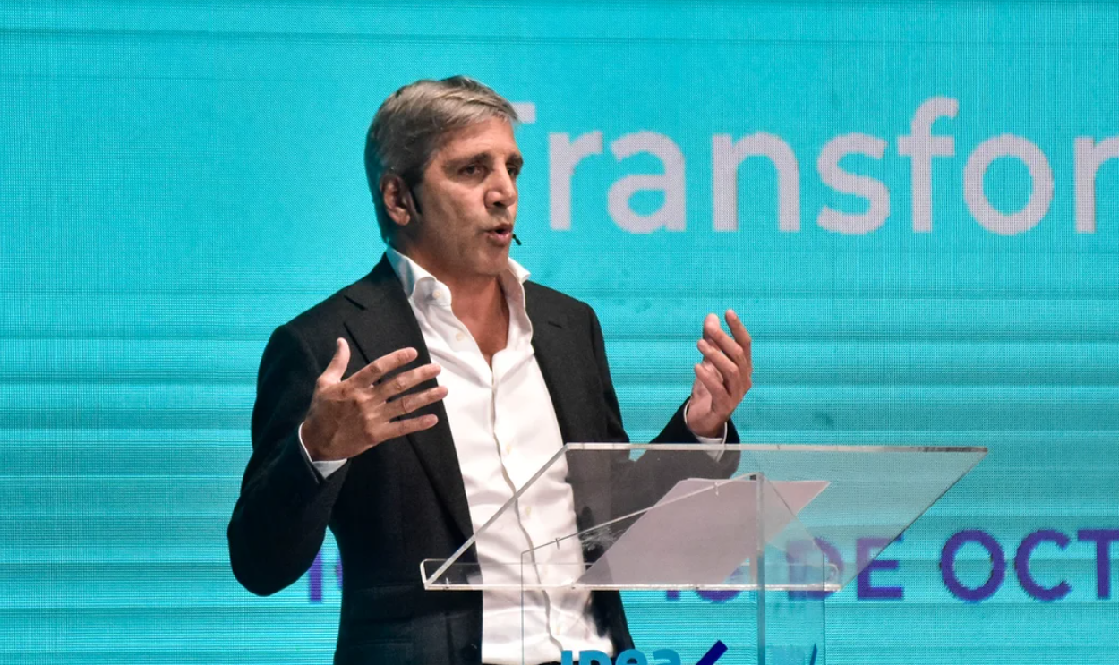 Caputo afirmó que dialoga con el FMI por un nuevo acuerdo que incluya fondos frescos | Economía