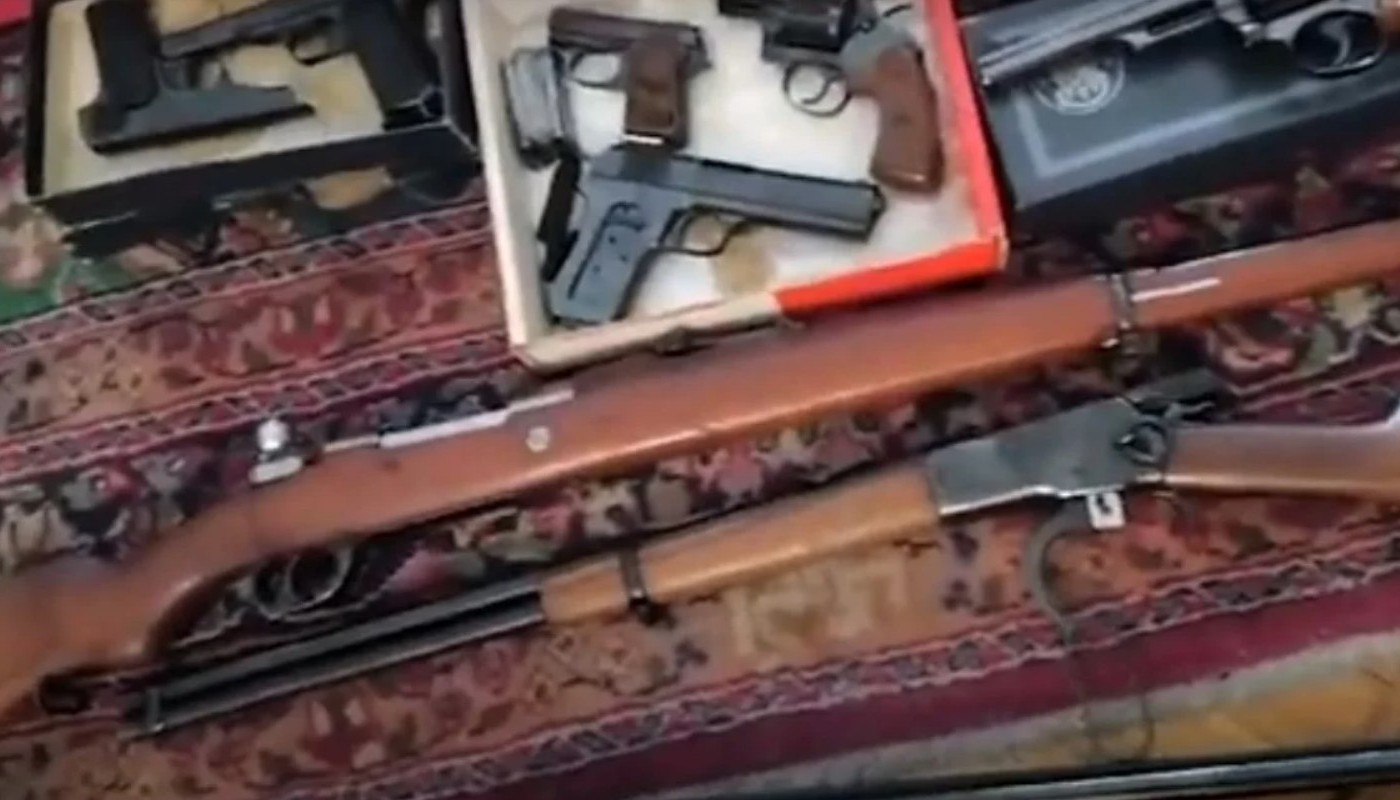 Decomisan un arsenal en la casa de un represor y detuvieron a su esposa | Actualidad