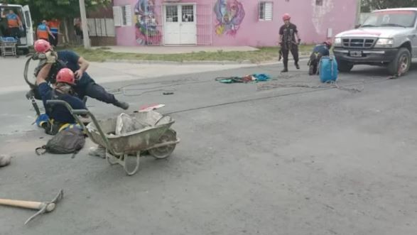 La Pampa: dos operarios murieron al caer a una cloaca | Actualidad