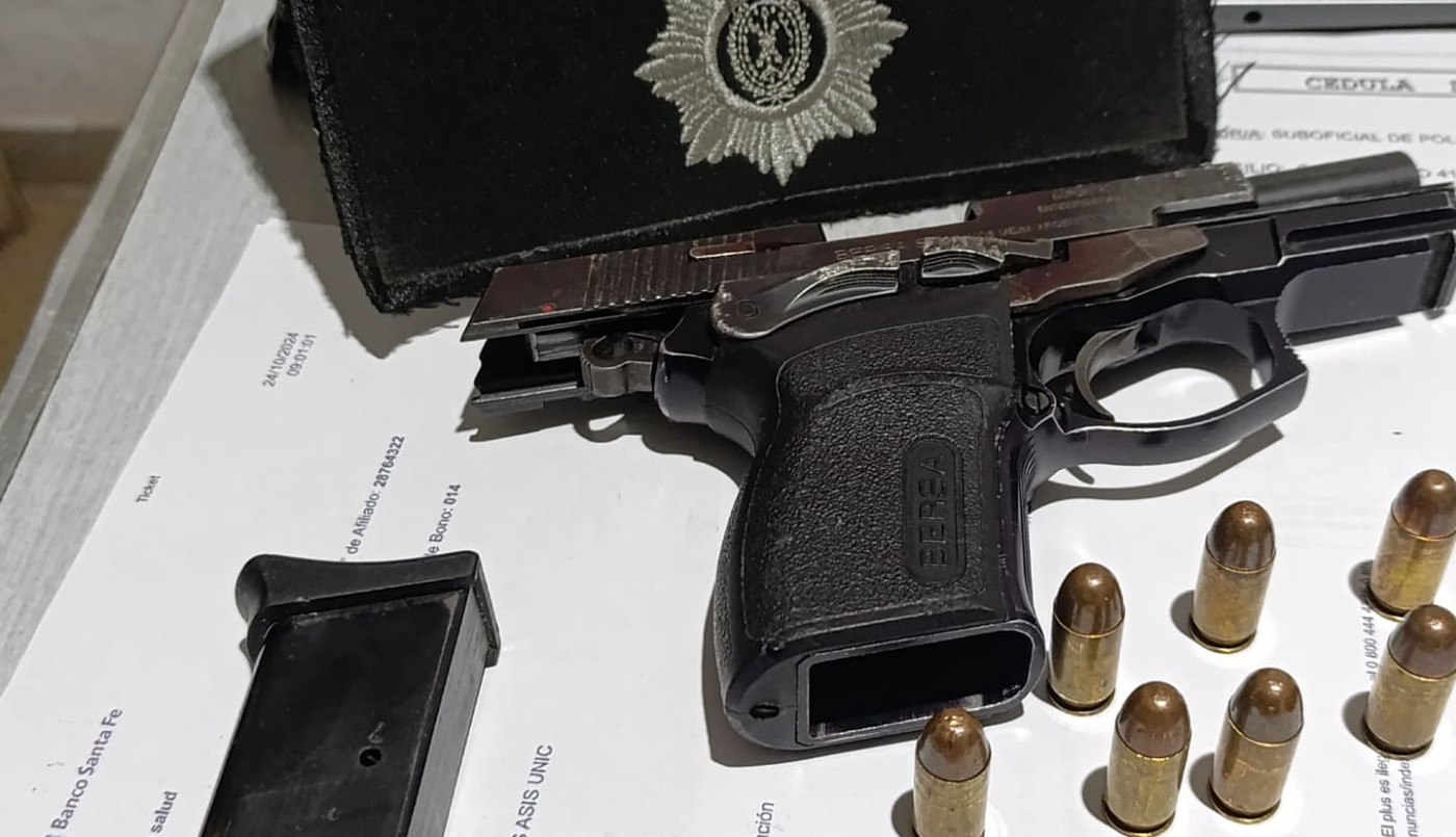 Detuvieron a un ladrón que estaba asaltando a un hombre con un arma de guerra | Actualidad