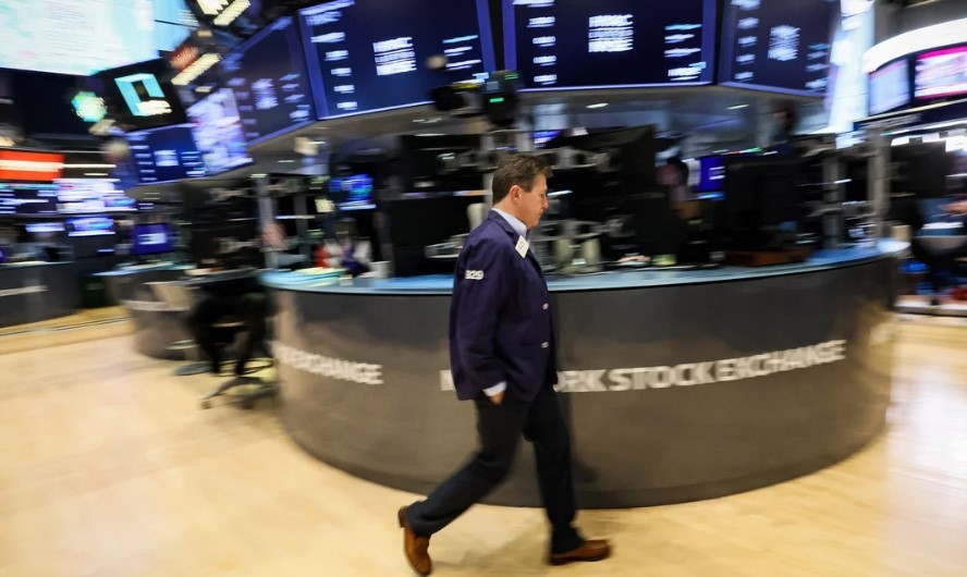 Los bonos siguen el rally alcista y el riesgo país se encamina a los 900 puntos | Economía