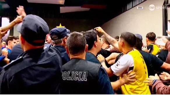 Escándalo en Tigre - Platense: piñas, botellazos e insultos entre los planteles en el vestuario | Deportes