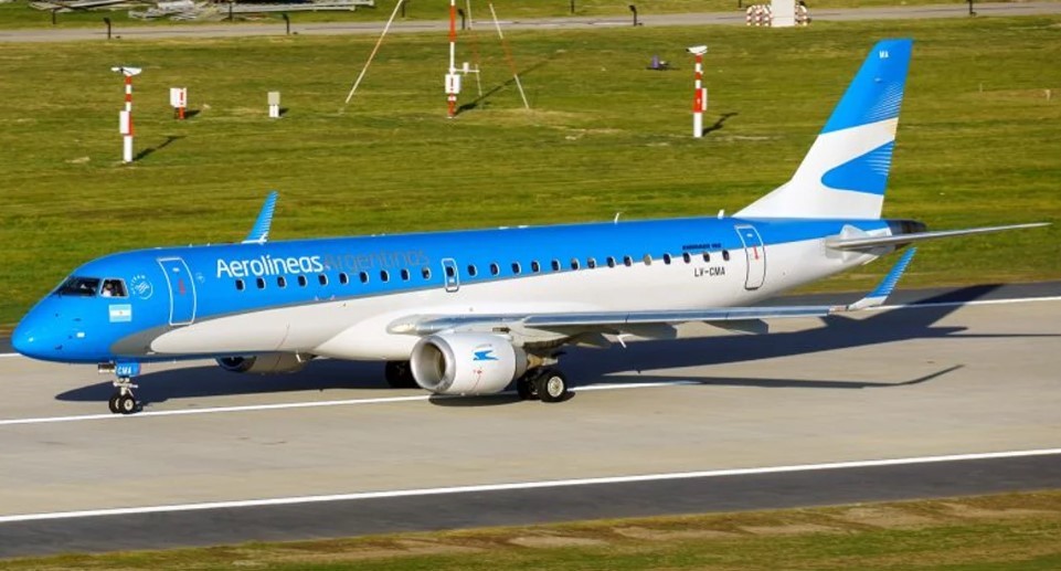 La Justicia revocó la orden de reincorporar a tres pilotos que habían sido despedidos de Aerolíneas Argentinas | Política