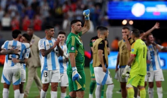 Vuelve el Dibu Martínez: Scaloni presentó la lista de convocados de la Selección argentina | Deportes