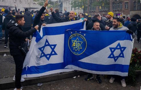 Israel envió aviones para rescatar a hinchas del Maccabi tras ser "emboscados y atacados" en Ámsterdam | Deportes