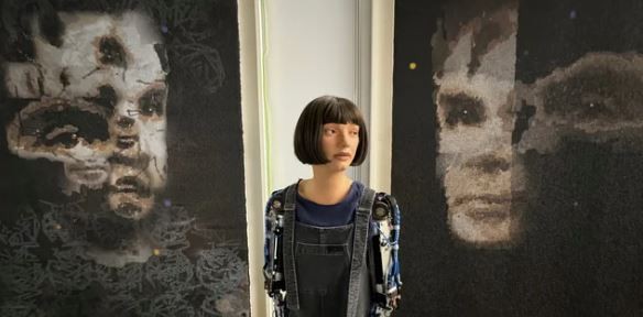 Un cuadro creado por un robot se vendió por más de un millón de dólares | Internacionales