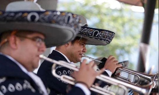 Más de mil mariachis lograron un récord Guinness tocando al mismo tiempo en la ciudad de México | Espectáculos
