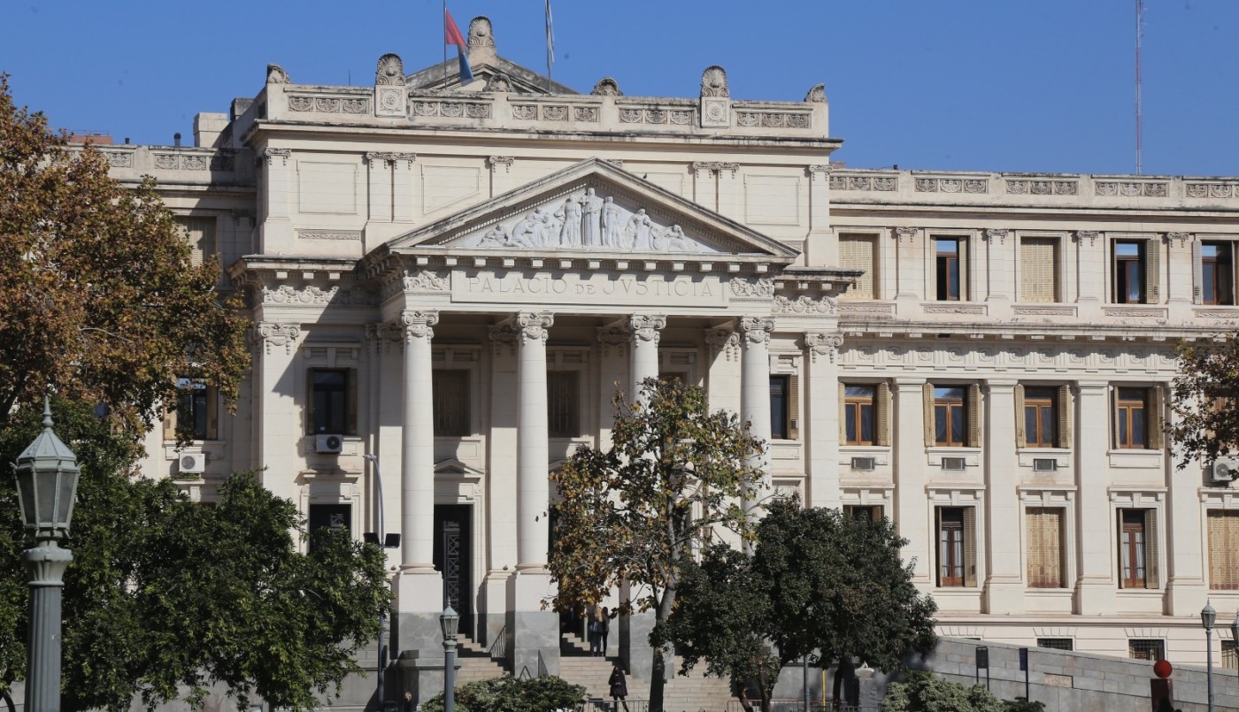 Una abogada de 30 años falleció tras descompensarse y caer por las escaleras de los tribunales de Córdoba | Actualidad