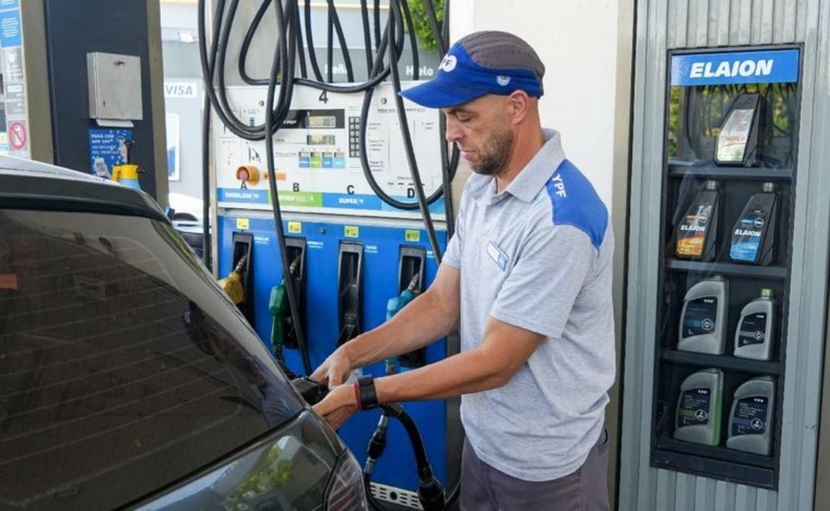El Gobierno busca frenar tasas extra en combustibles: la facturación que llega | Economía