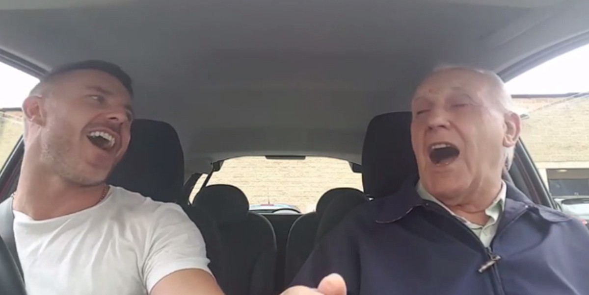 Reino Unido: tiene alzheimer pero cuando canta recupera la memoria | Curiosidades