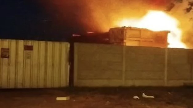 Femicidio de Sofía Delgado: incendio y disturbios en el taller y la casa familiar de uno de los acusados | Actualidad