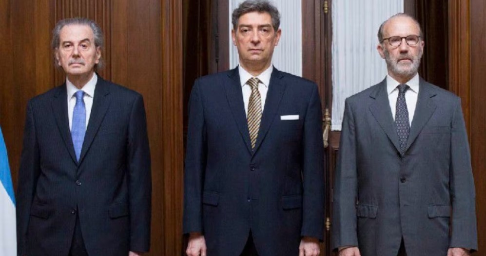 La Corte Suprema dejó firme un fallo que permite a los condenados a perpetua acceder a la libertad anticipada | Política