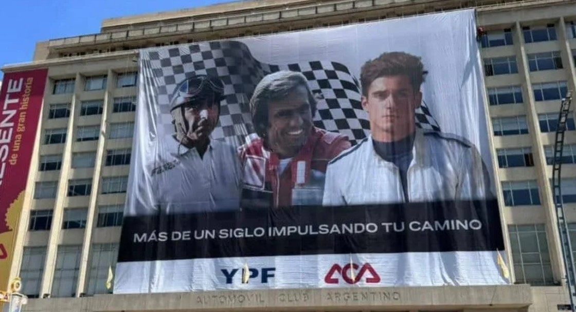 El ACA homenajeó a Fangio, Reutemann y Colapinto con una gigantografía | Deportes