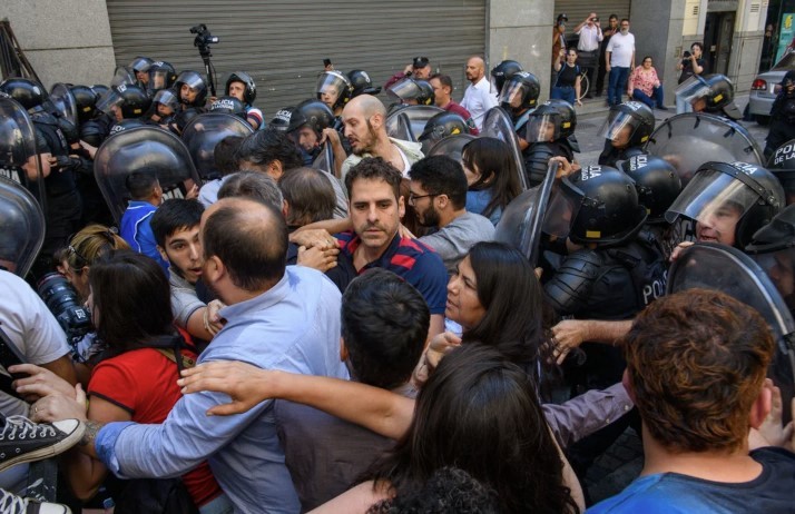 Enfermeros de la Ciudad fueron reprimidos durante una movilización gremial | Actualidad
