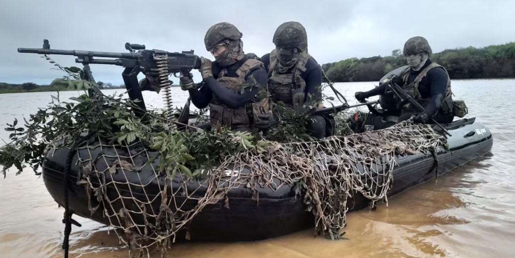 Continúa la búsqueda del sargento desaparecido en el Río Paraná: hallaron una boina y una mochila | Actualidad