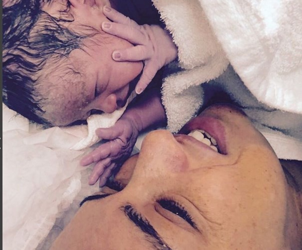 Esta es la foto de María Julia Oliván y su bebé que fue censurada por Twitter | Espectáculos