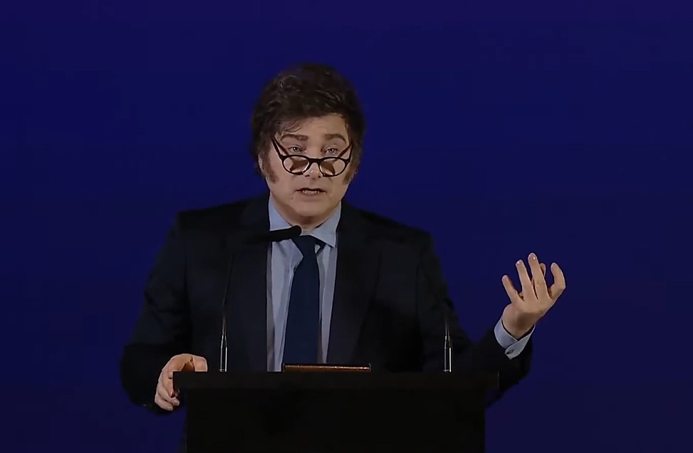 Milei defendió su programa económico y reiteró que lo que se viene es "más motosierra" | Política