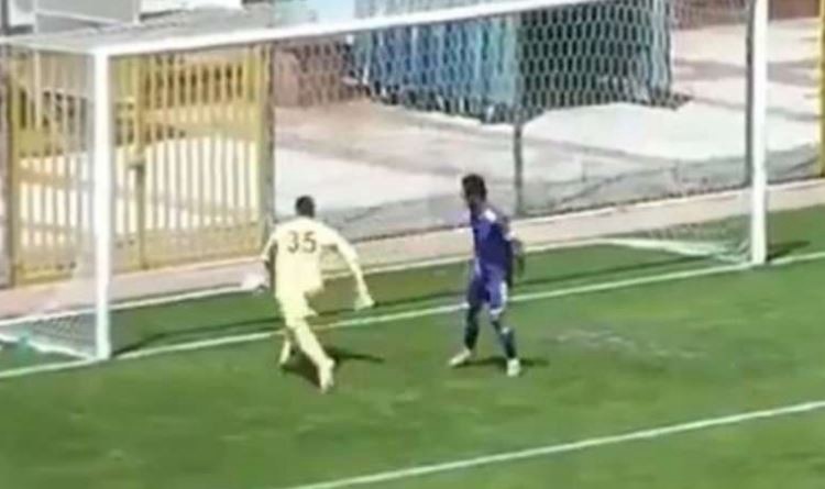 El gol en contra más ridículo de la historia | Deportes