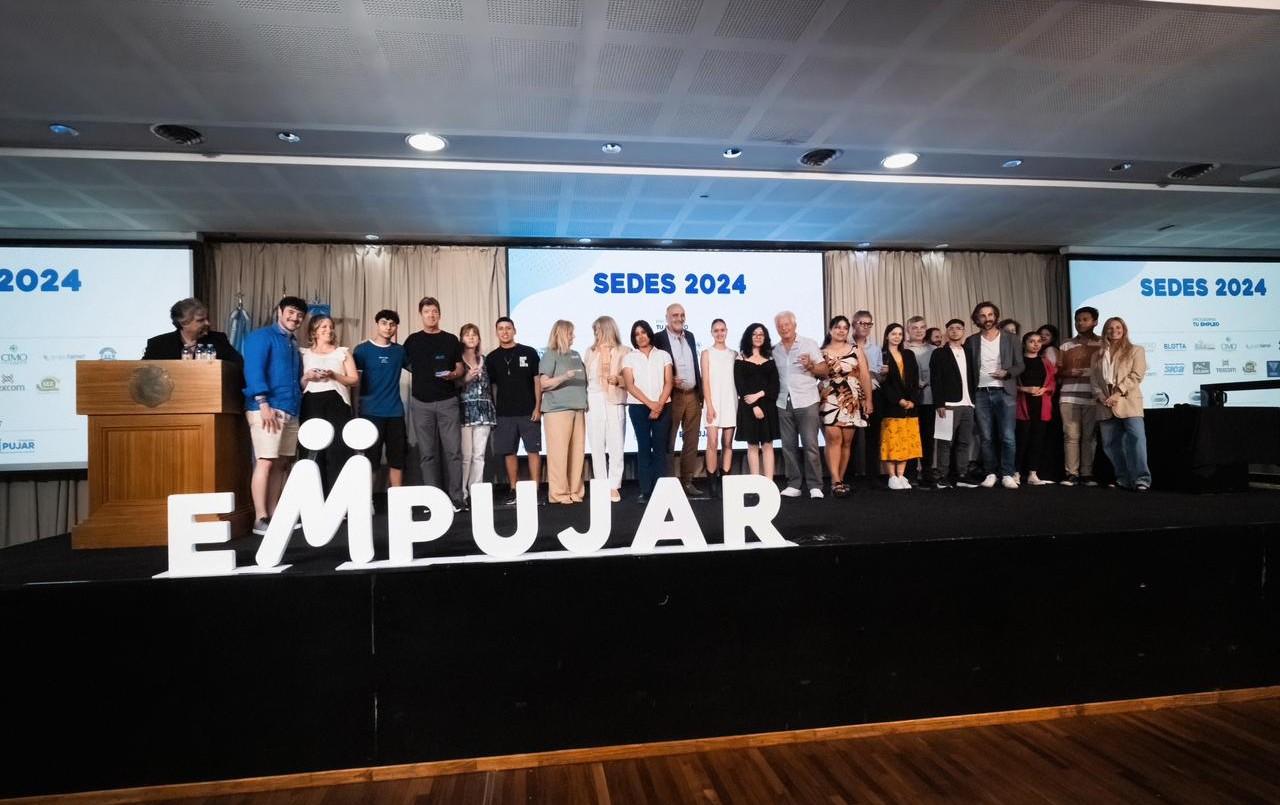 Empleo formal: 530 jóvenes consiguieron su primer trabajo en 2024 y lo celebraron junto a la fundación Empujar | Economía