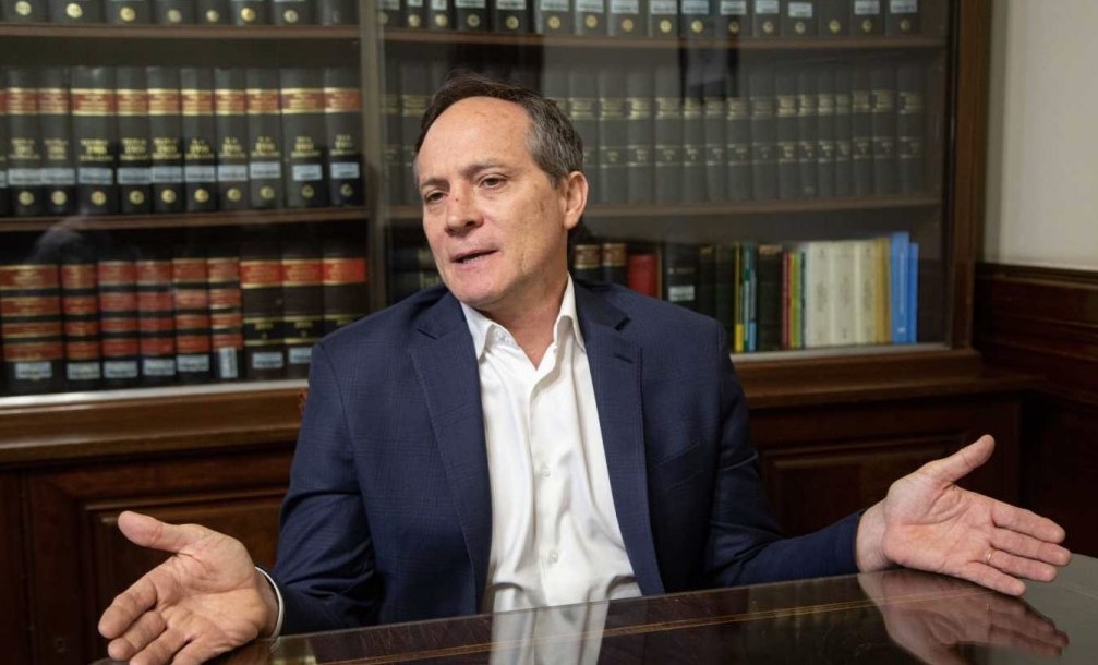 Exigen la "inmediata renuncia" de Camau Espínola a su banca en el Senado por "vender su voto" | Política