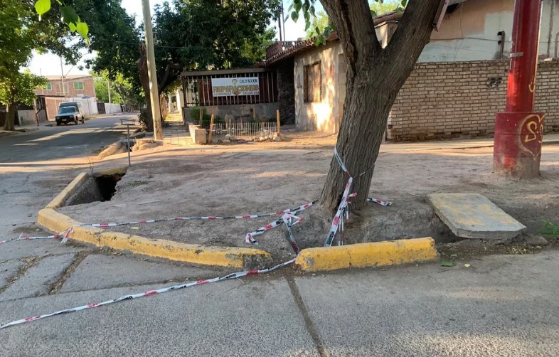 Un hombre murió electrocutado tras haberse trepado a un poste de luz para robar cables en Mendoza | Actualidad