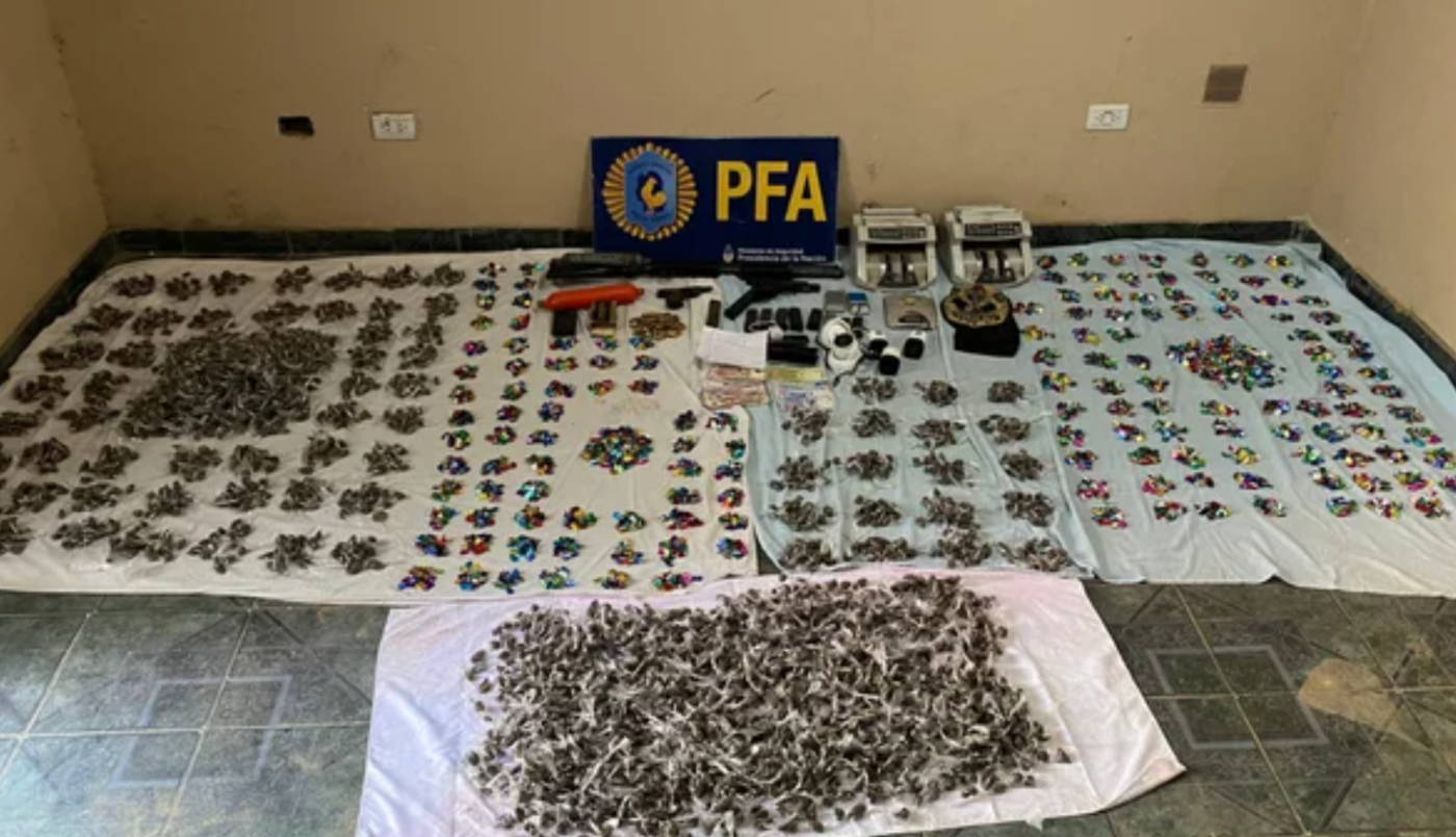 Venta de drogas: detuvieron a una mujer que recibía órdenes de su pareja desde el penal de Devoto | Actualidad