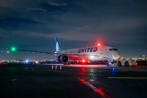 Hallaron un cadáver en un avión que voló de Chicago a Maui | Internacionales