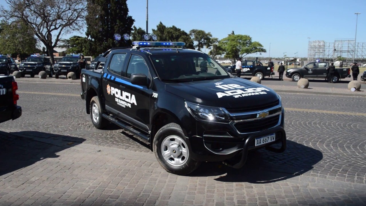 Rosario: Le robaron a mano armada a una nena de 7 años que jugaba en la vereda | Actualidad