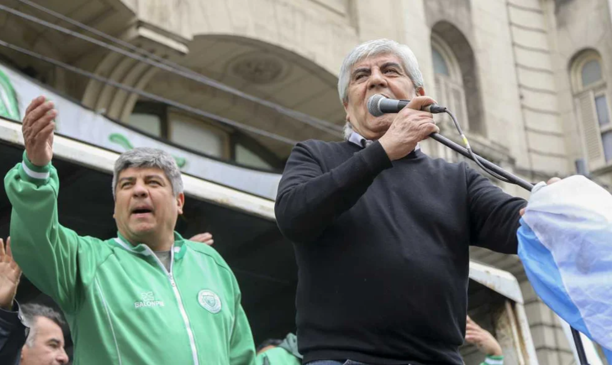 Se cierra una paritaria clave: Camioneros acepta bajar pretensiones pero consigue bono de $600.000 | Economía