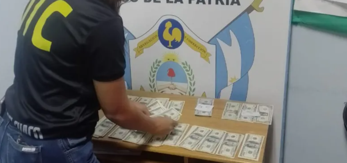 Denunció que le robaron US$28.000: la Policía descubrió que se los llevó su hija para las vacaciones | Actualidad