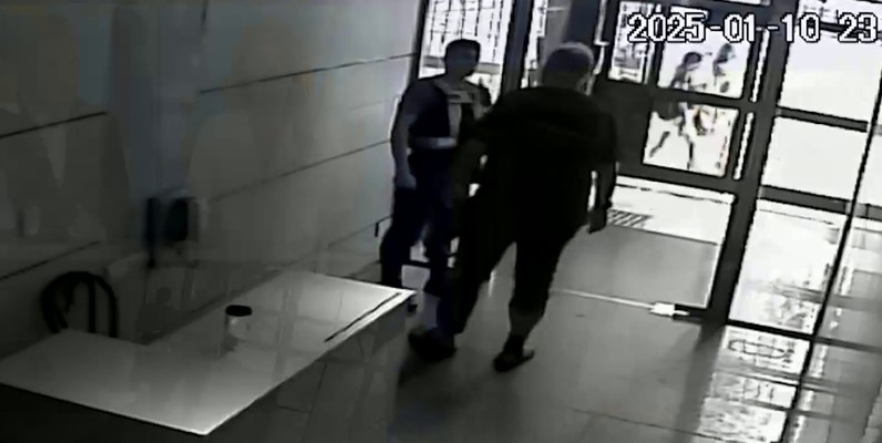 Detuvieron al hombre que maltrataba a su perro y amenazaba a los vecinos en Balvanera | Actualidad