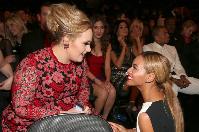 Adele interrumpe su concierto para hablar sobre Beyoncé | Espectáculos
