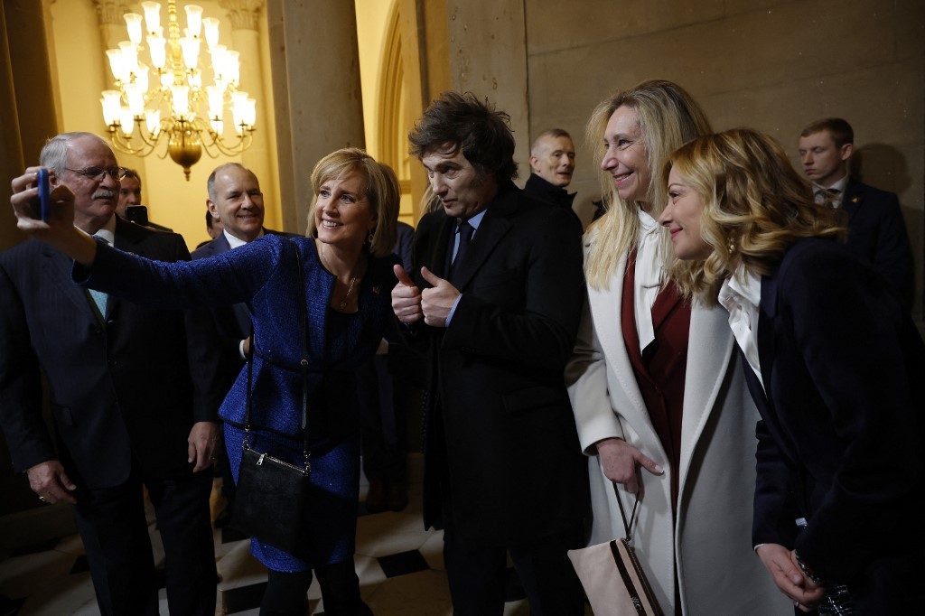 Javier Milei se mostró muy cerca de Giorgia Meloni durante la investidura de Donald Trump | Política