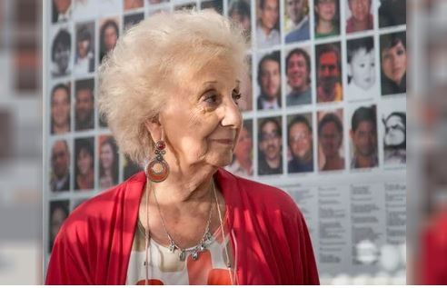 Abuelas de Plaza de Mayo anunció la aparición de la nieta 139 | Actualidad