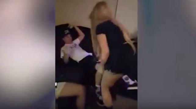 La dura lección de una chica a su novio al descubrirlo con otra | Curiosidades