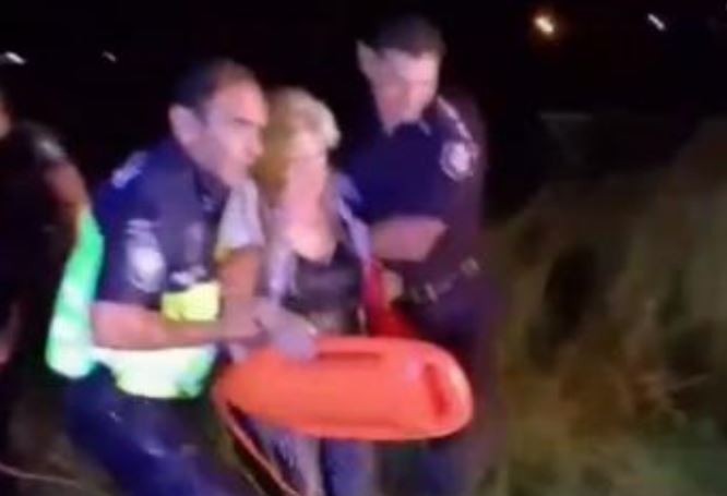 Despistó en la Ruta 11, cayó en una laguna y fue rescatada: el agradecimiento de la conductora al bombero que la salvó | Actualidad